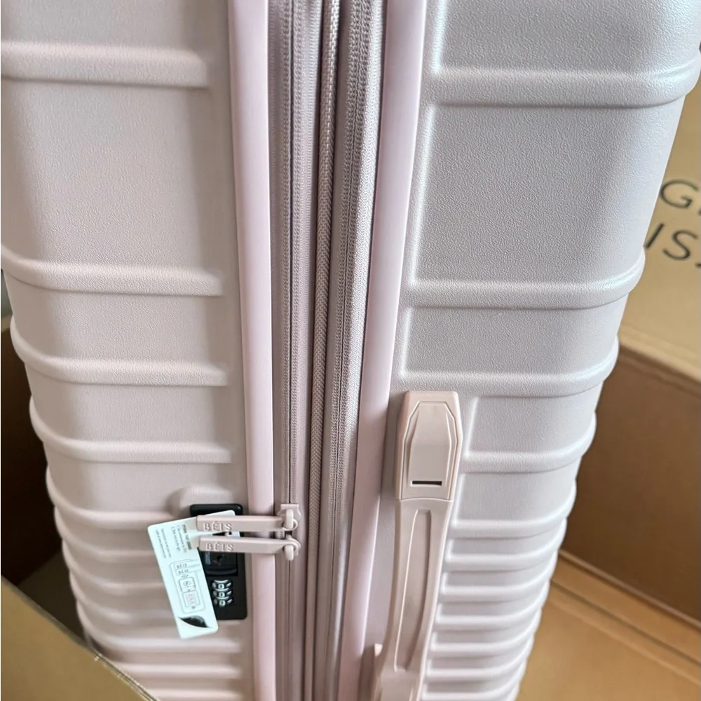 NEW BEIS Medium Check-In Roller 
in Atlas Pink - Picture 2 of 5